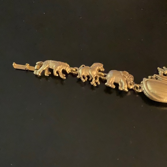 Vintage AJC signed noahs ark bracelet - Picture 7 of 7